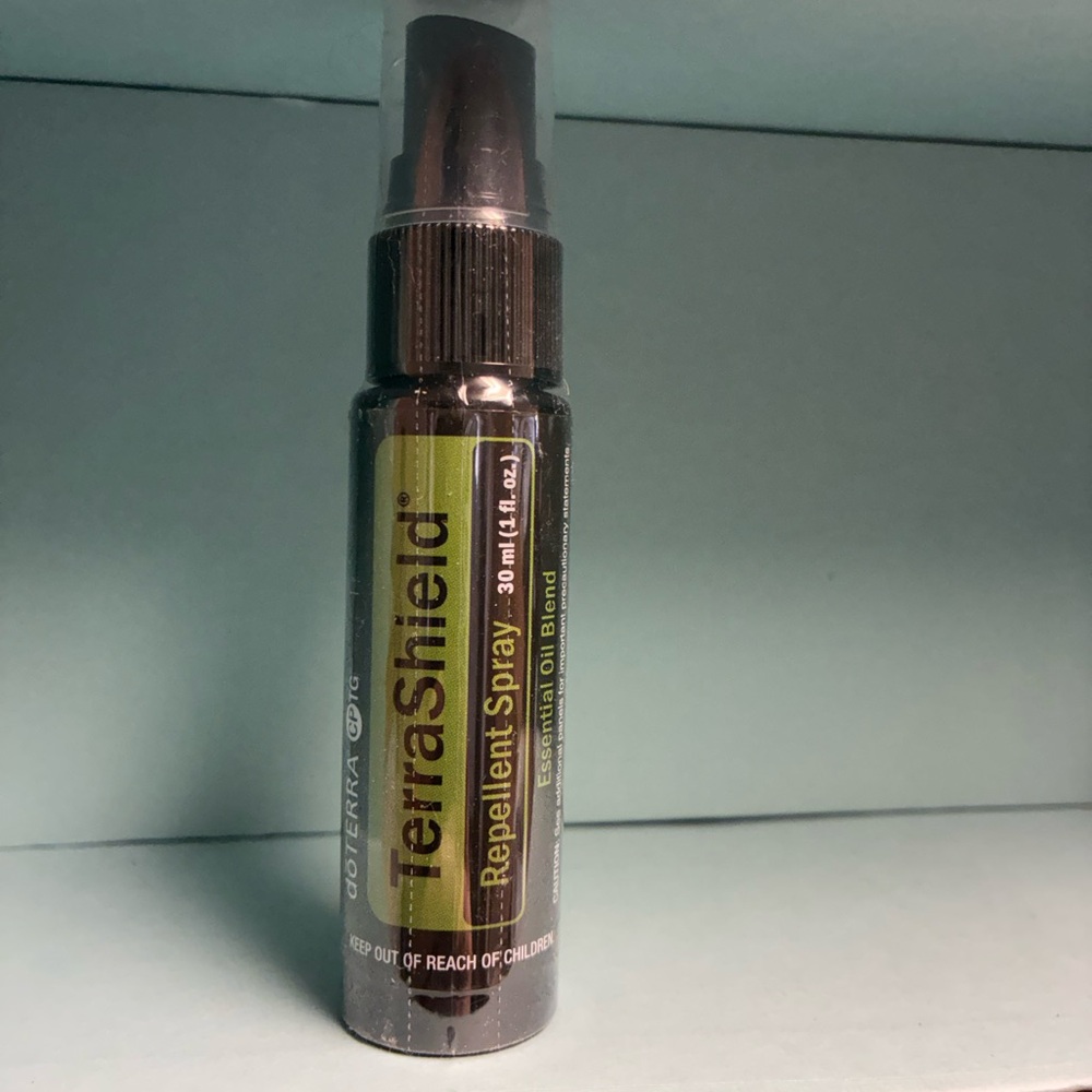 doTerra Terra Shield Outdoor Blend Spray

Sealed. Expiration 6/2025